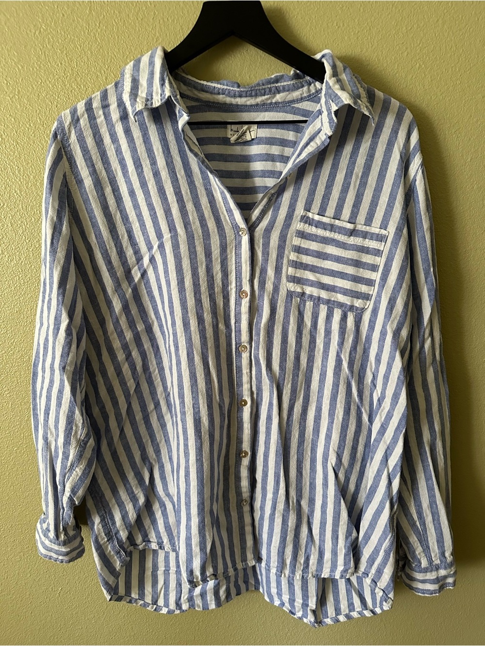 Light Blue & White Striped Cotton/Linen Stor Button Down Nicole Miller Shirt